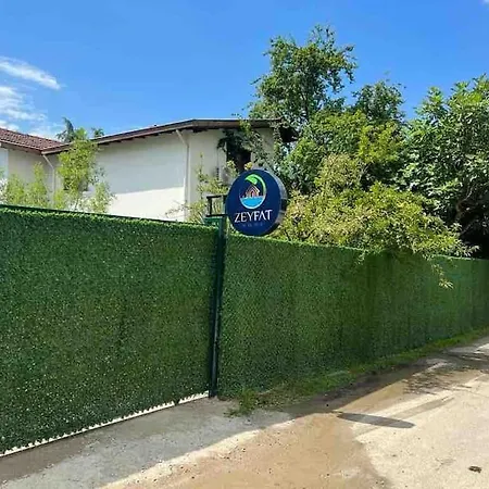 Muestakil Isitmali Havuzlu Zeyfat Home… فندق سبانجا