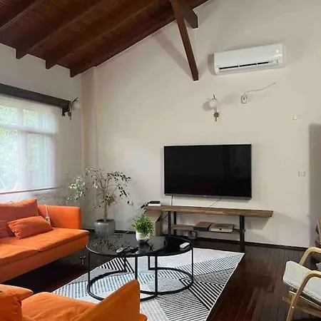 Muestakil Isitmali Havuzlu Zeyfat Home… فندق سبانجا